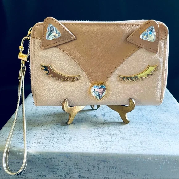 ‼️SOLD‼️BETSEY JOHNSON 💗 Wallet • Wristlet • Fox/Cat - Picture 1 of 7